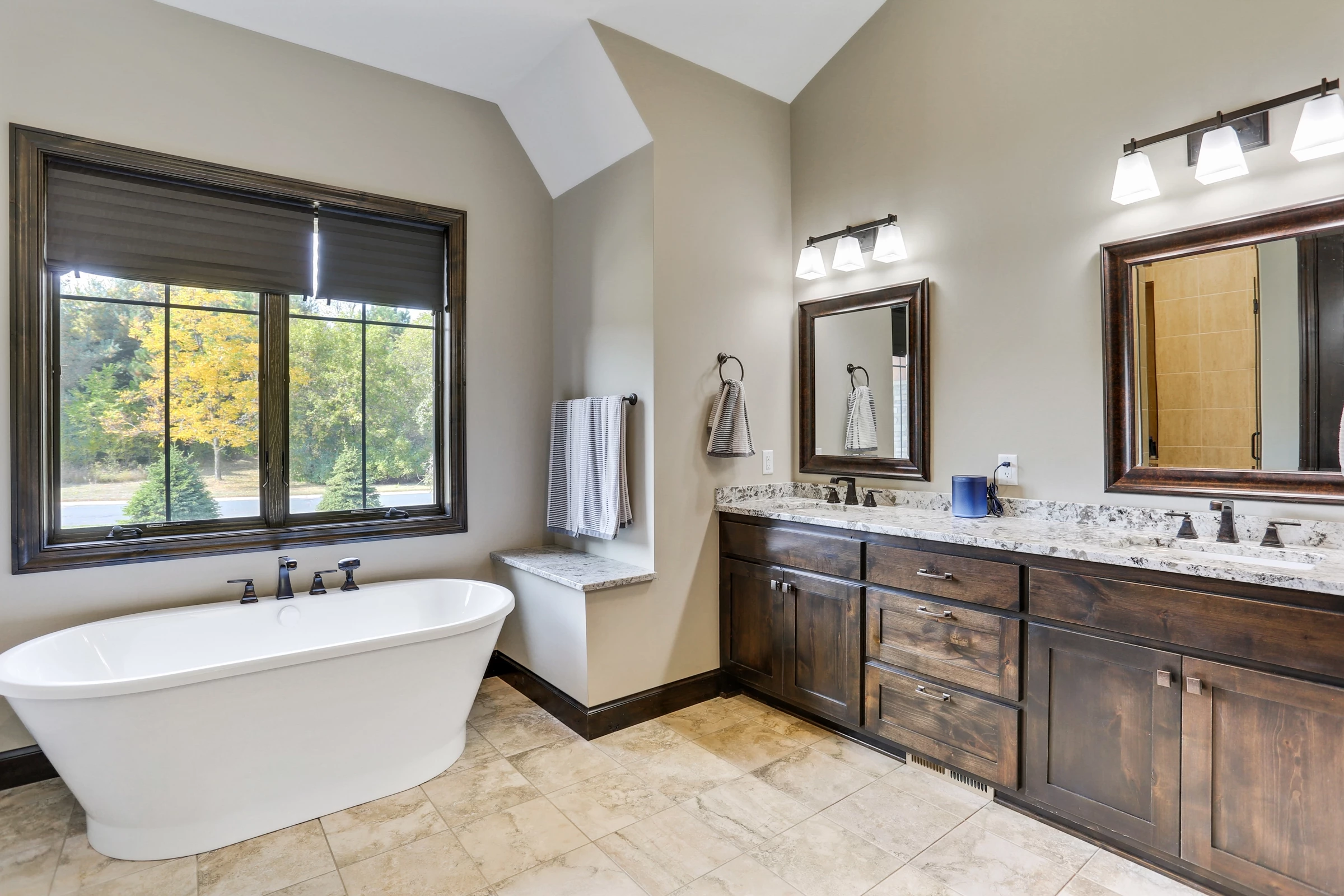 Owner&rsquo;s Suite Bathroom
