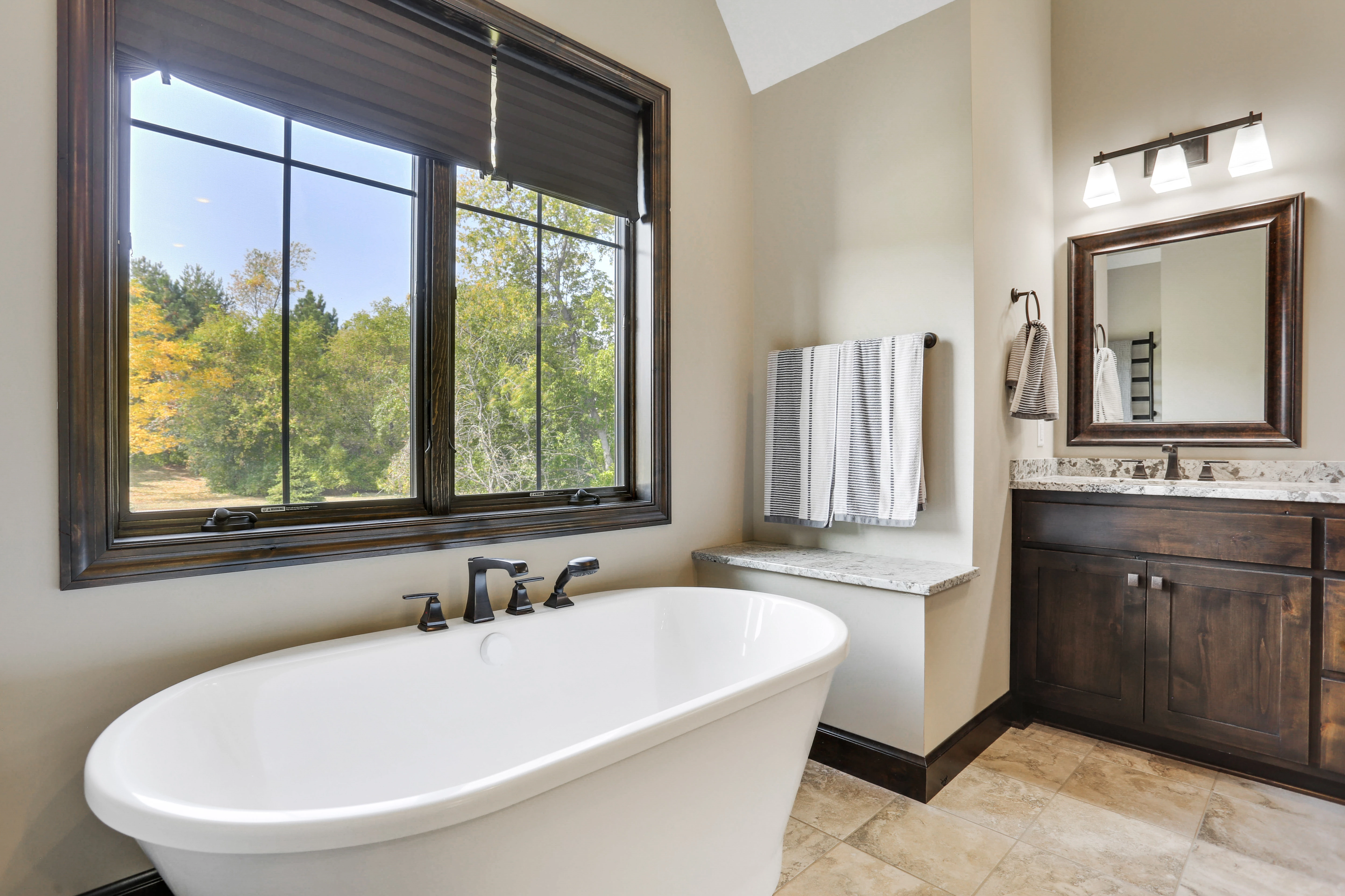 Owner&rsquo;s Suite Bathroom