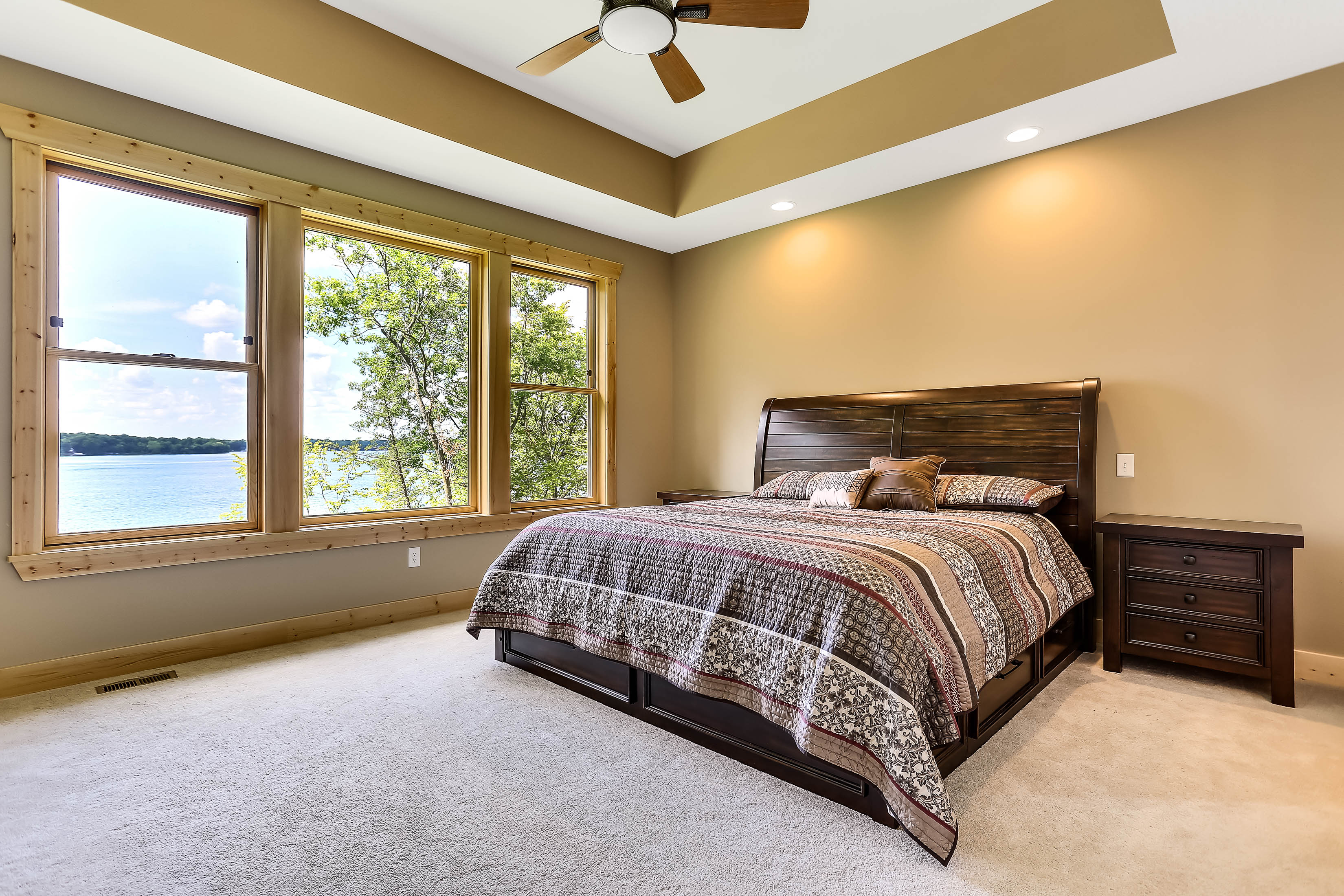 Lake Sylvia Cabin Master Suite w/View