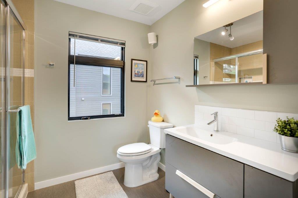 Minneapolis Modern Home Guest Bathroom