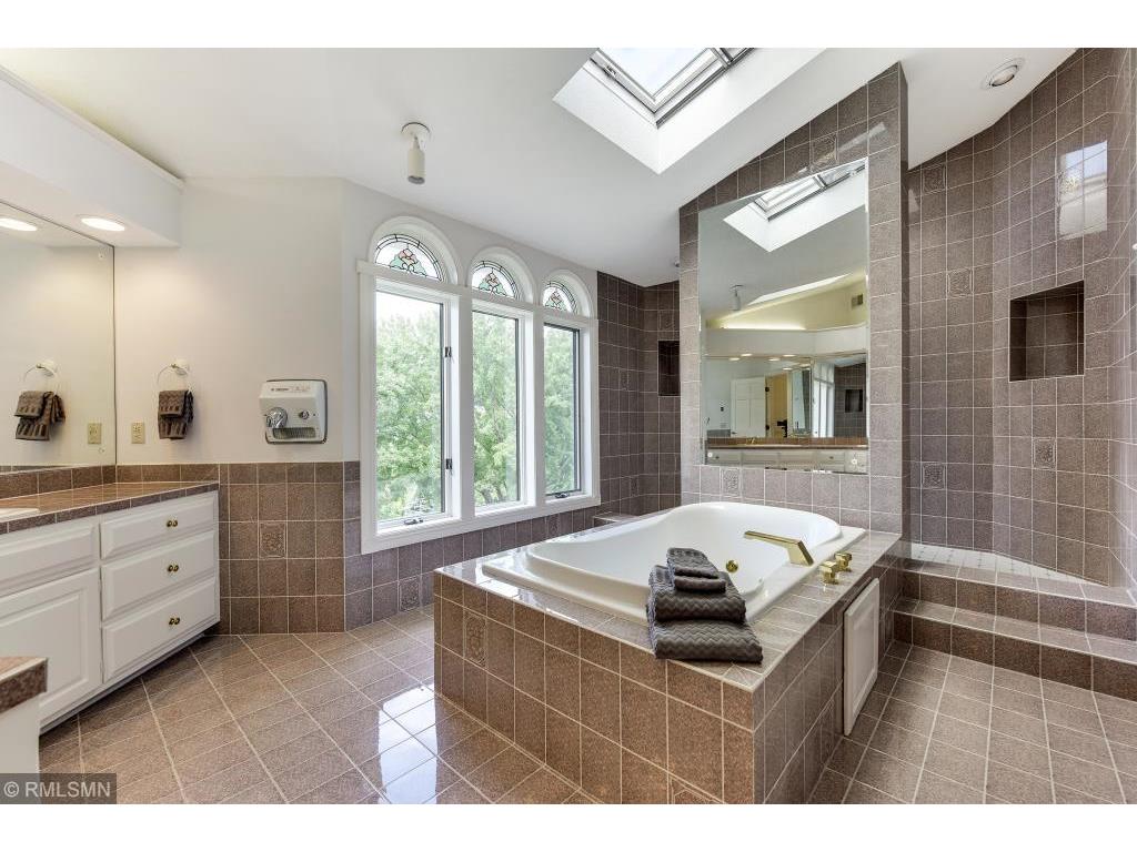 Diamond River Bluff House