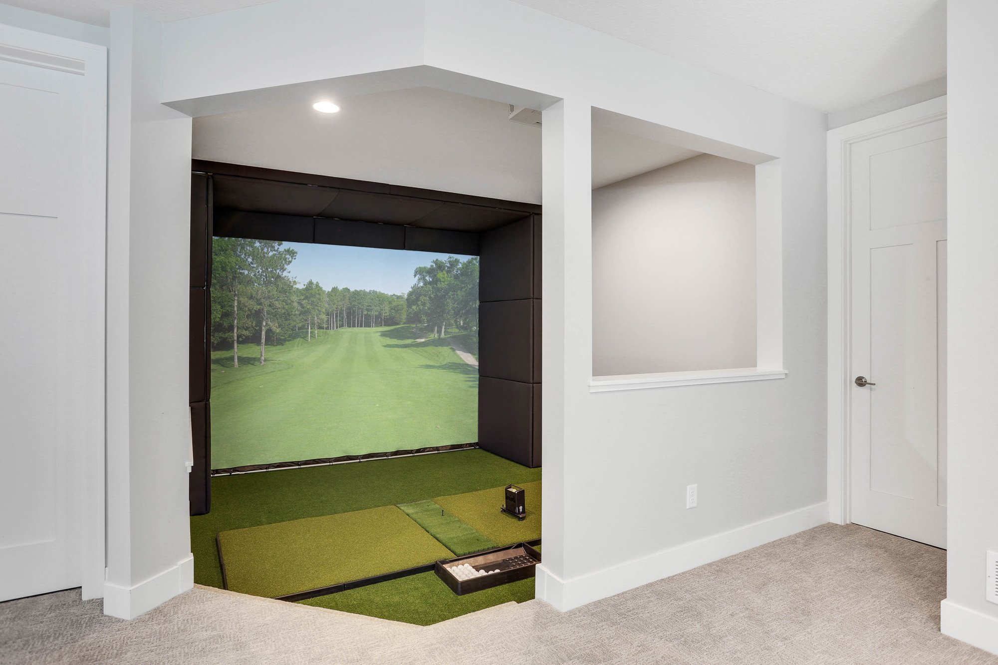Royal Club Urban Farmhouse Indoor Virtual Driving Range