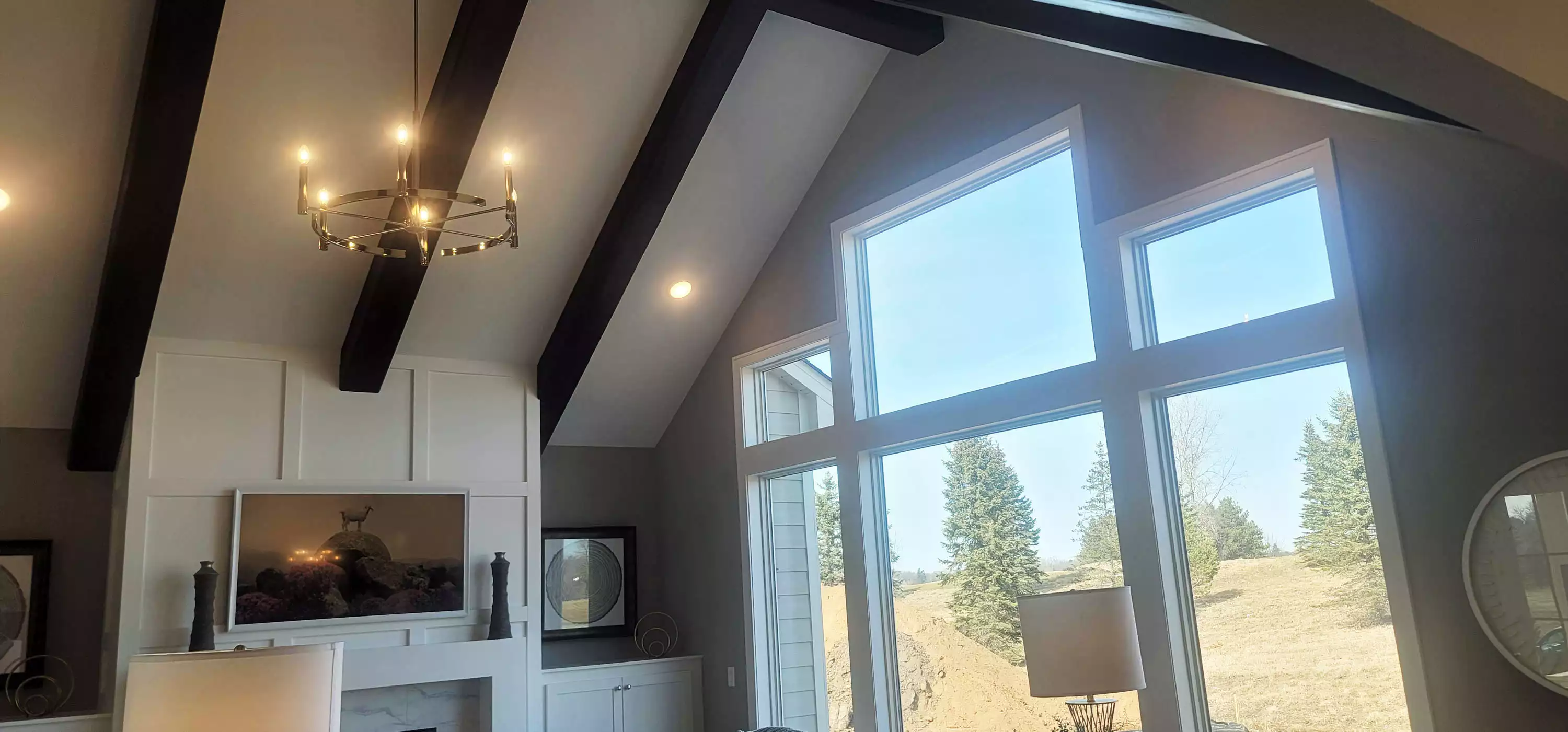 Exciting ceiling detailing beams