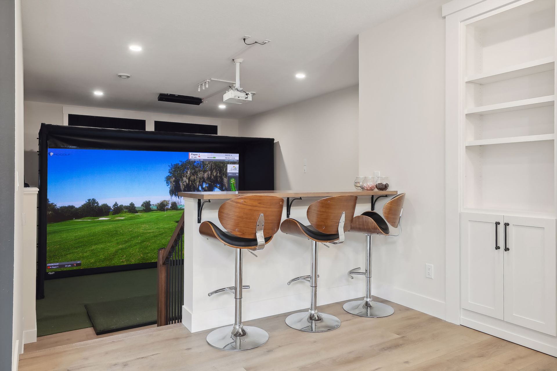 Golf SIM viewing island