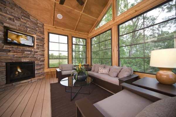Spacious Foyer