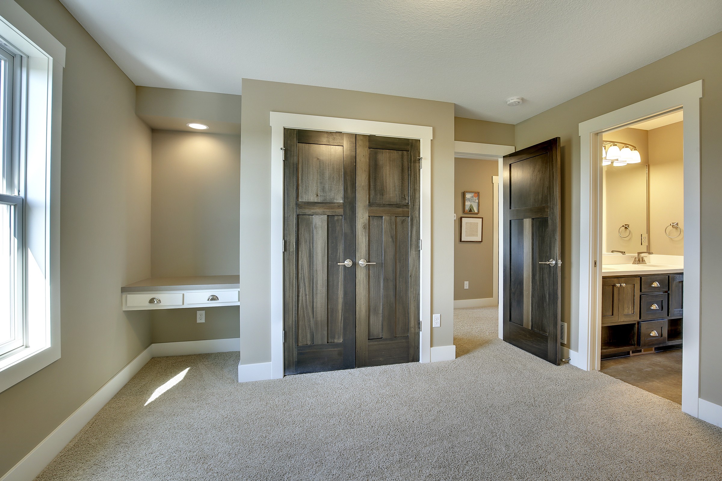 Bedroom with Built-in Desk