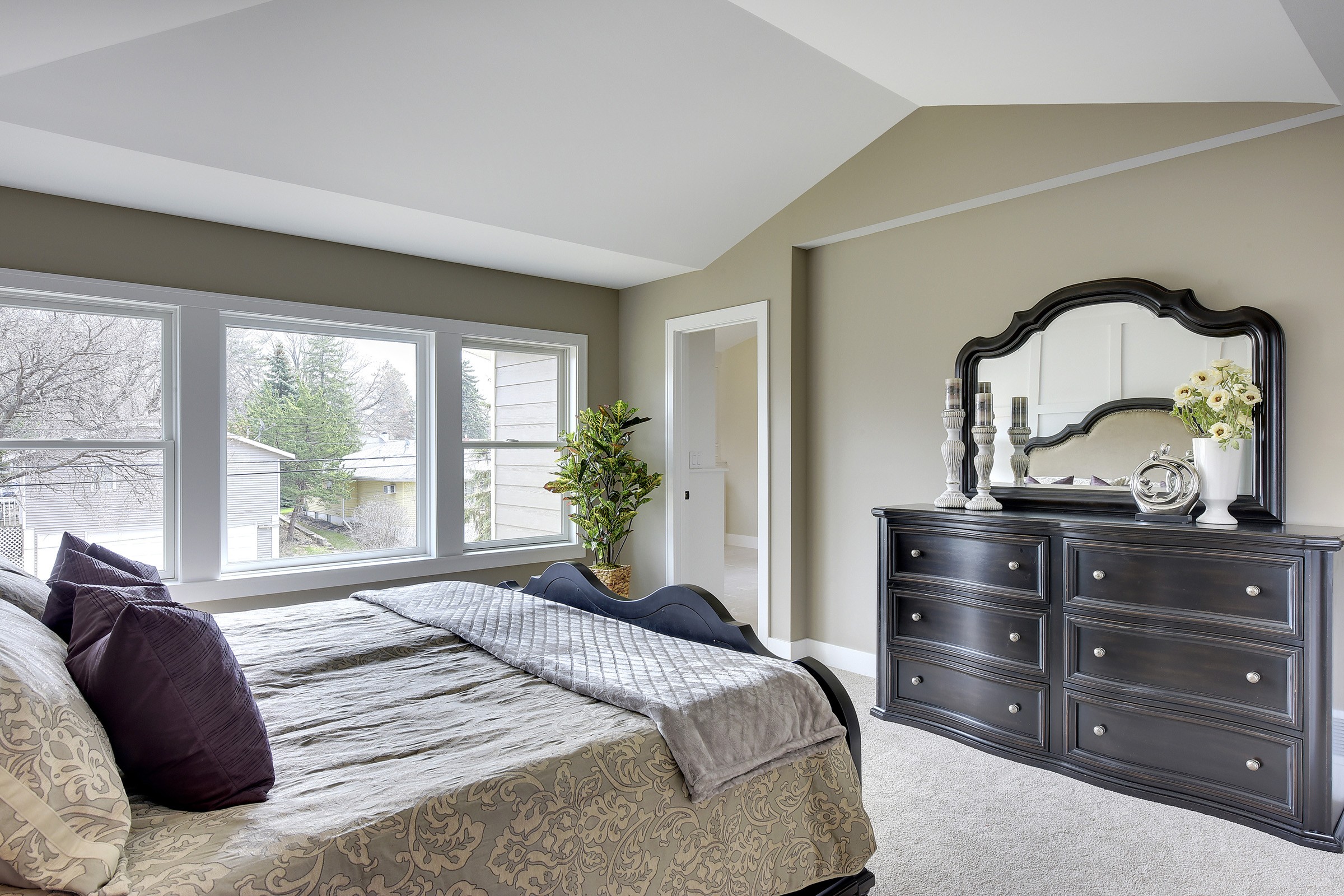 Vaulted Master Suite